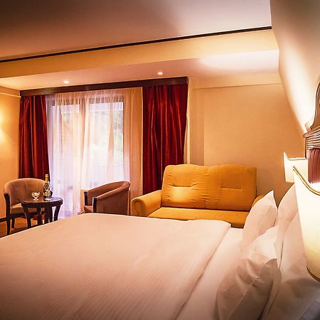 Perla Hotel Slănic-Moldova Esterno foto