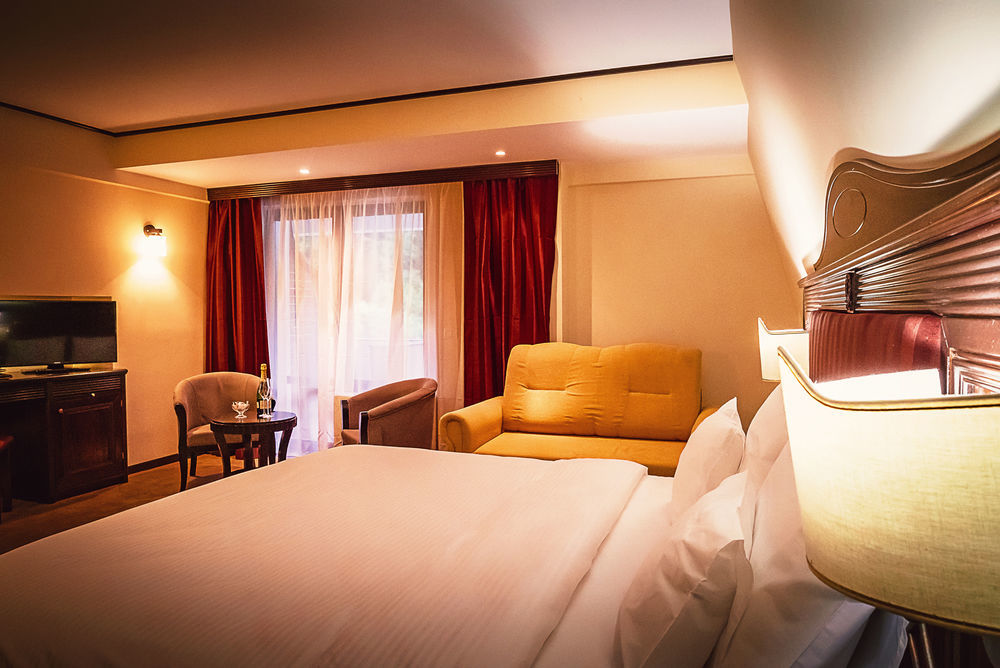 Perla Hotel Slănic-Moldova Esterno foto